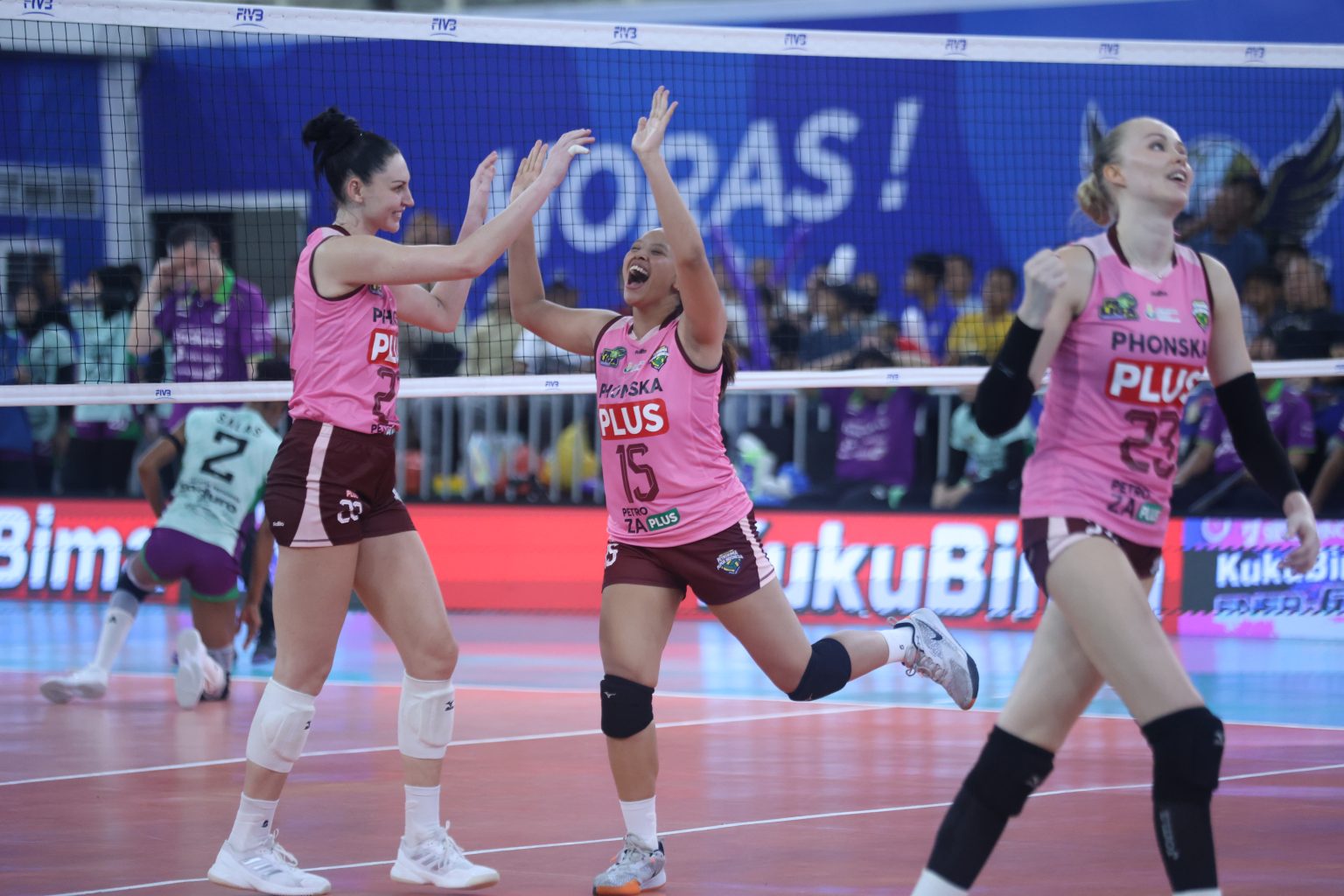 Phonska Plus mengalahkan juara bertahan Jakarta Pertamina Enduro 3-1 dalam lanjutan Proliga 2026 di Deli Serdang, Sumut - Proliga 2026.